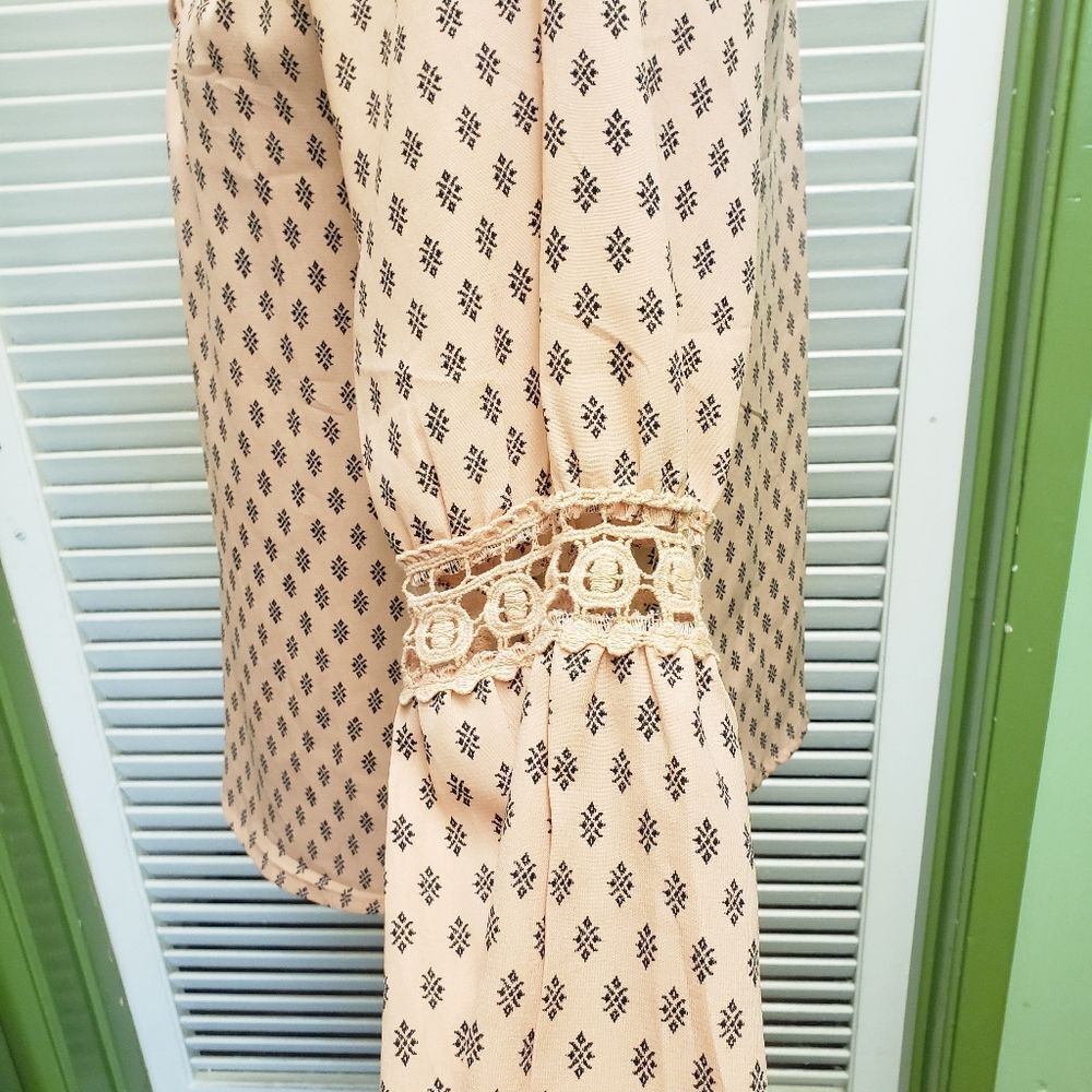 Peasant Blouse, Peach Print, Size S, Active USA, Bow Tie Detail - Picture 2 of 11